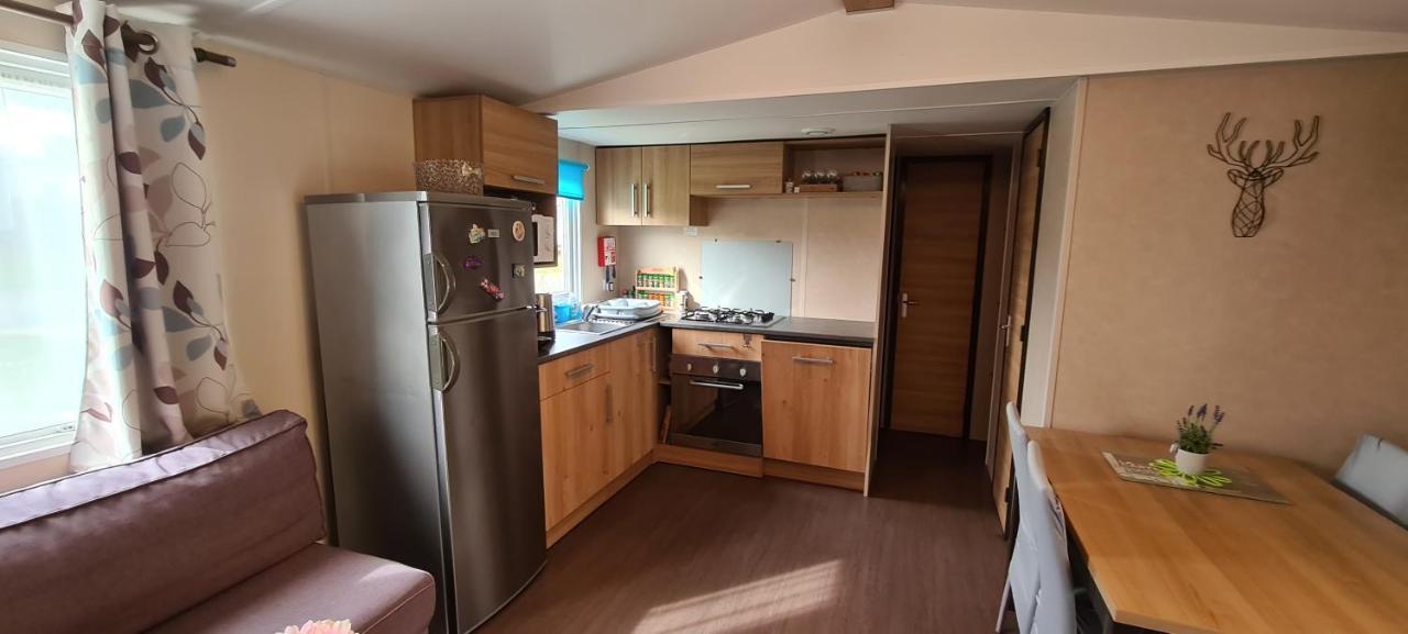 Mobil-Home 8 Personnes Vue Lac & Wi-Fi Inclus Onzain Kültér fotó