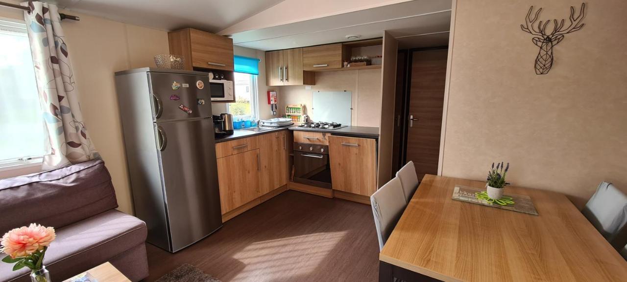 Mobil-Home 8 Personnes Vue Lac & Wi-Fi Inclus Onzain Kültér fotó